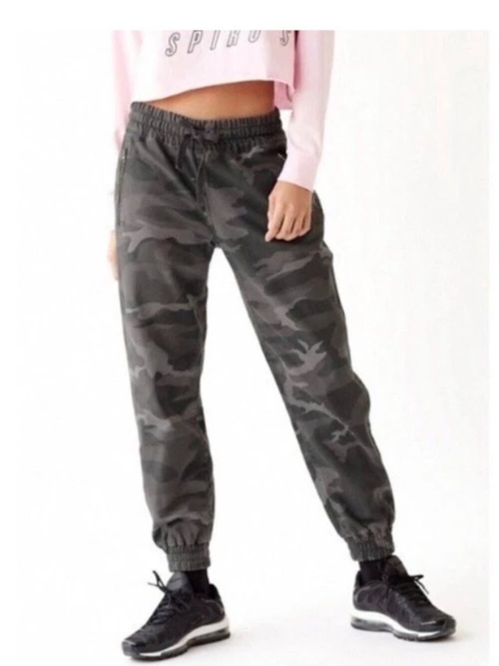 Aritzia TNA Alix Pant Olive Camouflage joggers Small